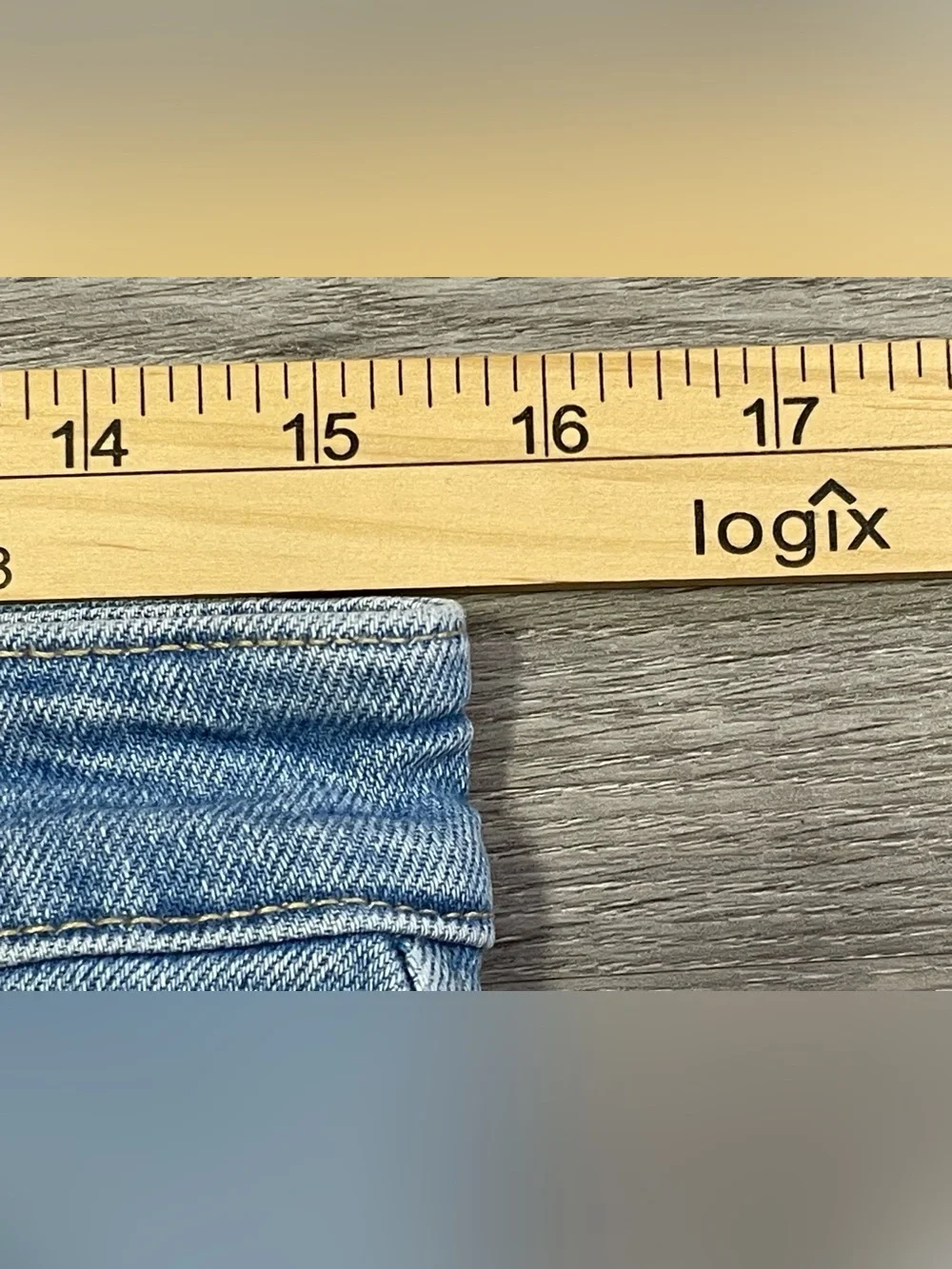 Levi’s Signature Boyfriend Light Wash Stretch Jeans Size 10 (W30) Cuffed 24”